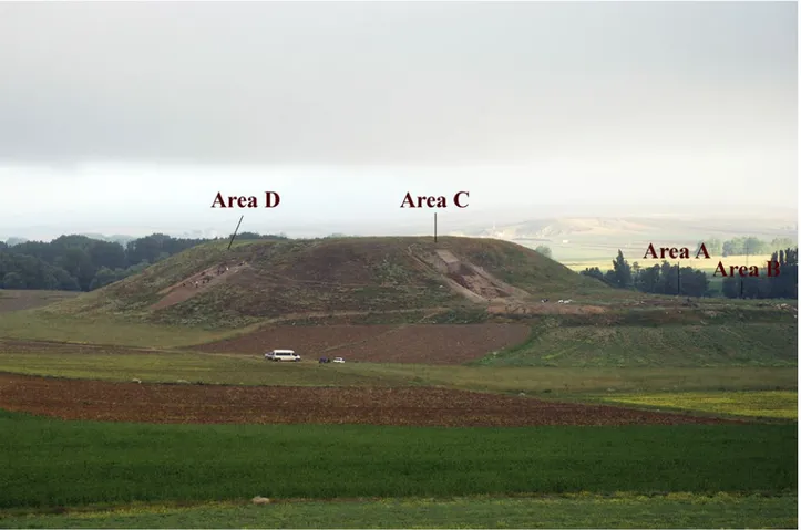 Fig. 1: The site of Uşaklı and the excavation areas. From south-east