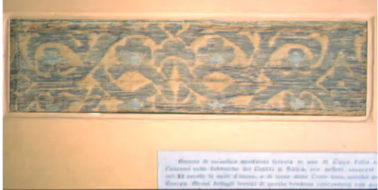 Fig. 4. Palermo, sec. XII, Frammento di tessuto, tessitura ad arazzo,Venezia, palazzo Mocenigo Correr, inv