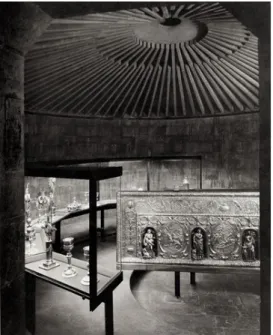 Figure 2: Museum of the Tesoro of San Lorenzo, Genova, by Franco Albini 1952-1956 (Photo by Paolo Monti)
