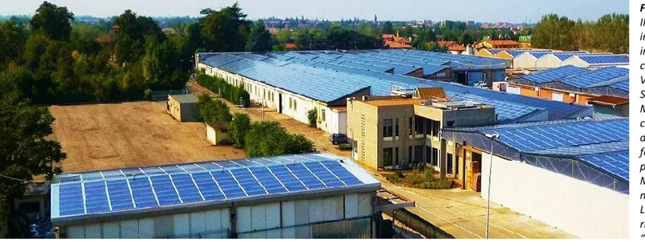 Figura 1.4   Il più grande  impianto industriale  integrato in Italia: 35  capannoni della  Valuepart Europe  S.p.A di Castelvetro di  Modena con  copertura costituita  da pannelli  fotovoltaici integrati,  per un totale di 3.5  MWp di potenza  nominale in