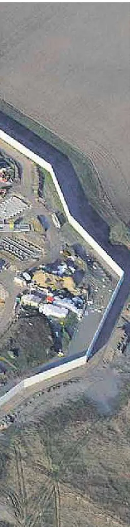 Foto aerea del carcere   in costruzione   (nella pagina accanto)