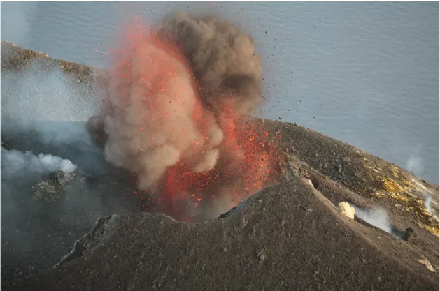 Figure 0.0.1: Strombolian eruption at Stromboli Volcano, June 2006, www.photovolcanica.com.