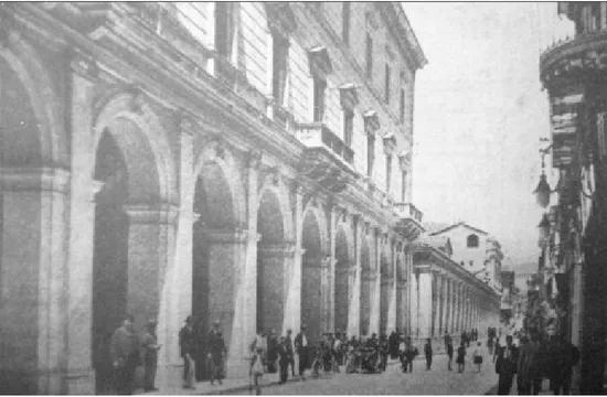 Fig. 9 – Corso Vittorio Emanuele II a L’Aquila ai primi del Novecento (Sabatini 1993)