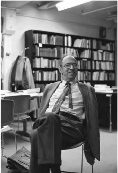 Figure 1.1: Thomas S. Kuhn being interviewed November 1989 in his office at MIT; photographer: Skúli Sigurdsson; picture: 11.