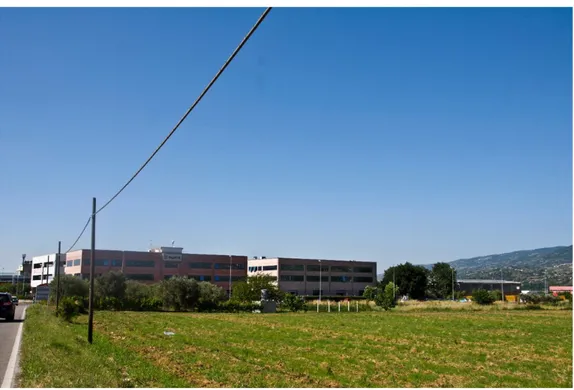 Fig.  4  -  Fabbrica  dismessa,  periferia  urbana zona sud, città di Cosenza