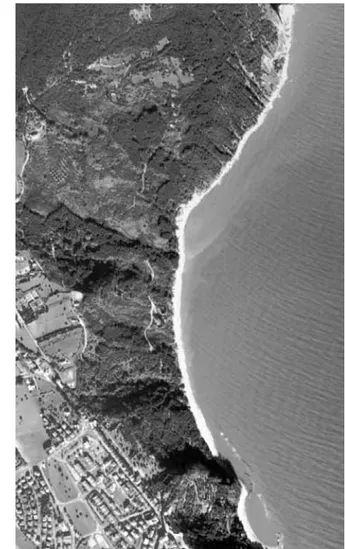 Figura 19. Punti di chiusura della pocket beach: meridionale (in alto, Punta Giacchetta) e settentrionale (in basso).