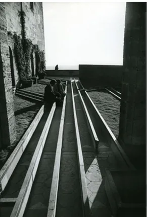 Fig. 1: Piero Sartogo, Allestimento del cortile  di Palazzo Ricci in occasione di Amore mio,  Montepulciano, 1970
