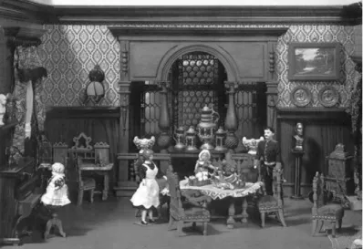 Fig. 2: “Puppen und ihre Welt. Puppenstube mit Berliner Wohnzimmer”, Um 1890