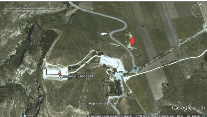 Fig. 22 Il muro di cinta urbico visibile da immagine satellitare del 21/06/2004 (©2014 Google  Earth)