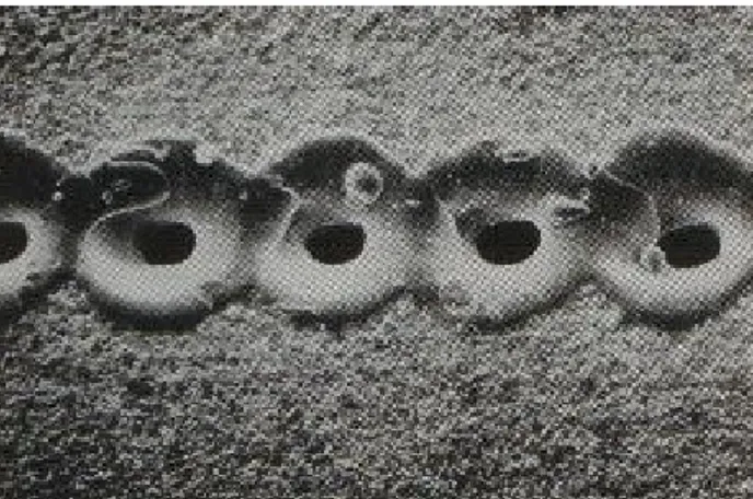 Fig. 2.8 Sovrapposizione dello strato fuso generato da una serie di fori ciechi ricavati su foglio  di allumina di spessore 0,2mm [20] 
