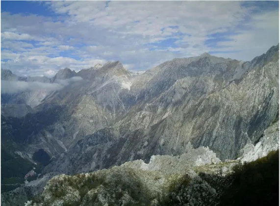 Figura 24 – Il massiccio delle Alpi Apuane
