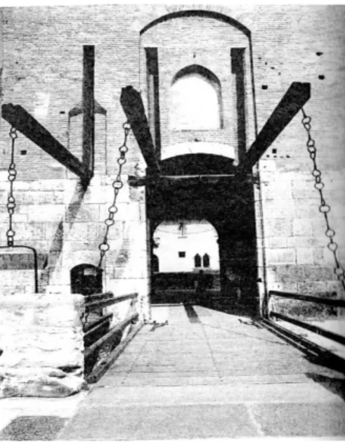 Figura 7: Ponte levatoio, Castelvecchio 1354-75, Verona. Da Scudi di pietra, Luisi R., pag.39, 