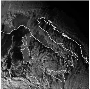 Figura 3.1. Immagine satellitare che mostra la formazione di bande di nubi convettive sull’Adriatico centrale.