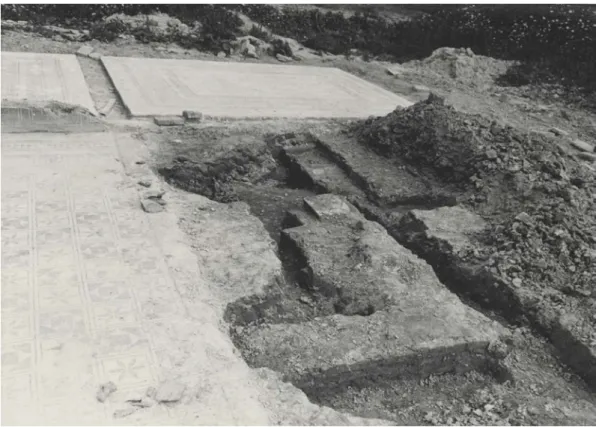 Fig. 4. Ritrovamento di strutture murarie sotto il pavimento della stanza n°5, 1959. 