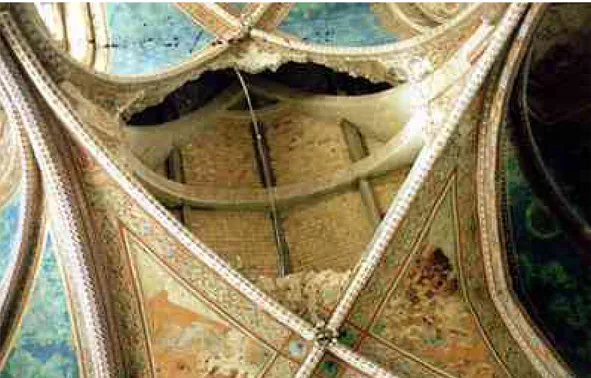 Figura n°34: Una delle volte della Basilica di San Francesco durante il terremoto del 26 settebre 1997.