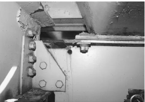 FIGURE 2-18 Fatigue cracks at the floor beam of Throgg’s Neck Bridge in New York  (W. Chen and L