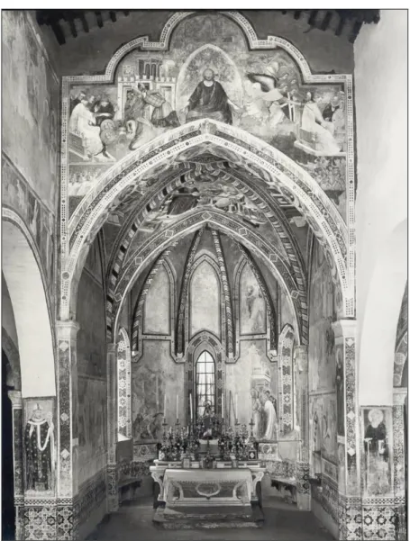 FIG.  3  Scorcio  dell’abside  maggiore  della  chiesa  in  una  foto  degli  anni  trenta  del  novecento  (Ravenna,  Istituzione  Biblioteca Classense, Fondo Mazzotti)