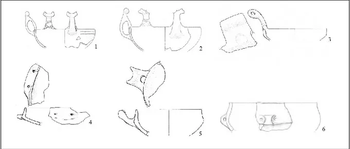 Fig.  3    Forme  e  impugnature  caratteristiche  del  Bronzo  Medio  2.  1:  Tazza  con  ansa  a  nastro  verticale  con  sopraelevazione a corna tronche da Tabina di Magreta (Mo) (L ABATE  D