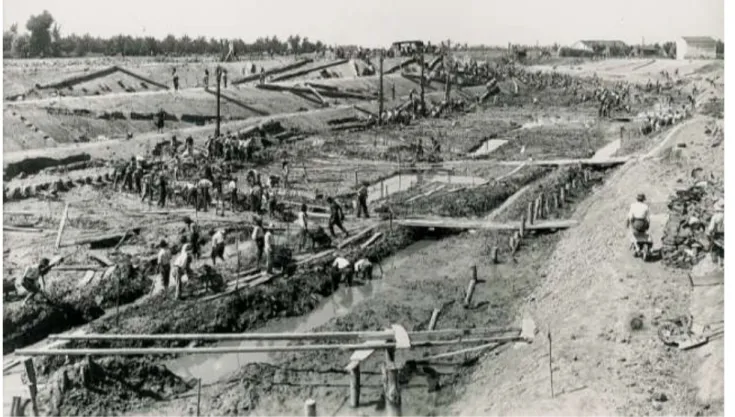Figure  2.3  –  Waterworks  in  the  Ferrara  Province  at  the  beginning  of  the  XX  century  (www.bonificaferrara.it)