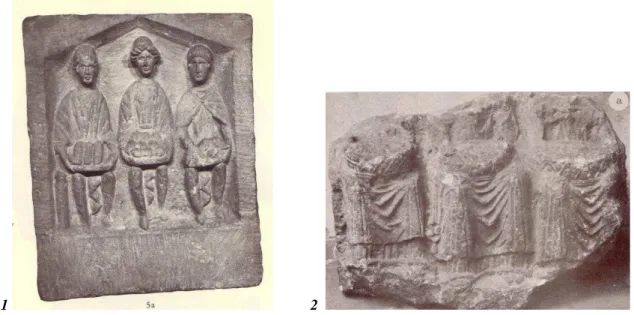 Fig.  1:  Rilievo  in  pietra  con  Matres  sedute  recanti  canestri  con  pani  e  frutti  (Cirencester)  (ripr