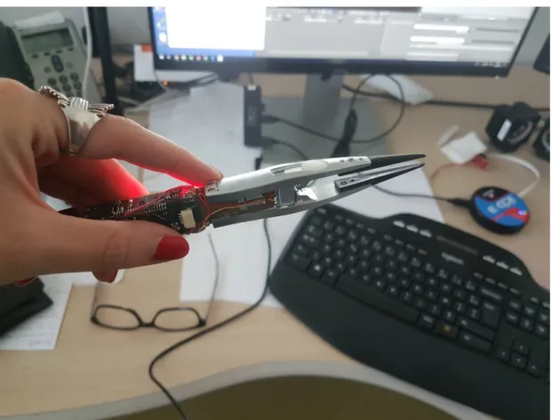 Fig. 3. The haptic tweezers. Picture was taken by the author at ISIR labs.