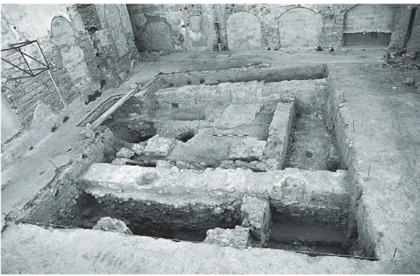 Figura 6: scavi nel cortile dell'Ospedale Vecchio. I livelli relativi al quartiere ebraico nel settore 1500