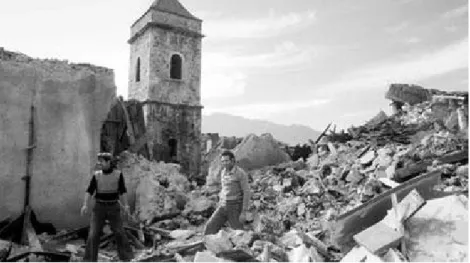 Figure 5-6. Due immagini dei  danni del terremoto a Lioni  (Avellino). In primo piano la  chiesa di Santa Maria Assunta  (https://www.irpiniaoggi.it/