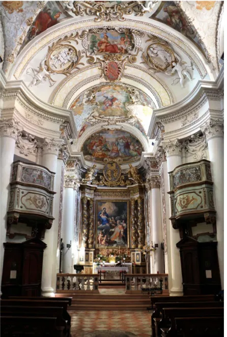Figura 19. Cingoli, chiesa di San Filippo  Neri, interno, dettaglio dei raccordi  concavi (foto Wikicommons).