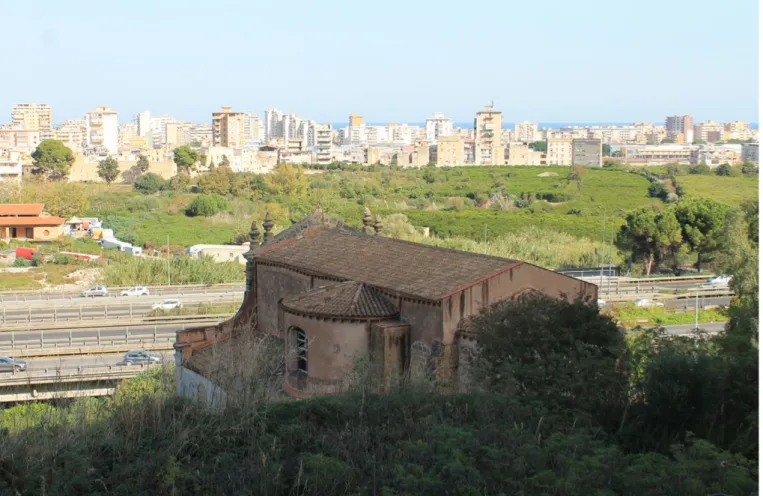 Figura 1. Il compendio di Maredolce da Monte  Grifone, con la chiesa di San Ciro in primo piano  (foto C