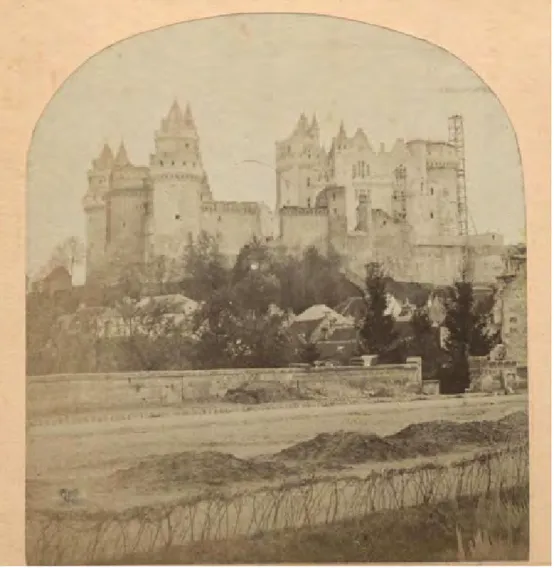 Figura 15. Pierrefonds, il castello durante i lavori di restauro in una foto del 1860 (Collezione E