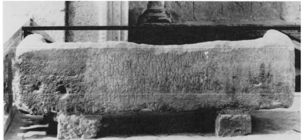 Figura 3: il sarcofago con l’iscrizione di Bonifatius episcopus (da M UREDDU , S ALVI , S TEFANI  1988, tav