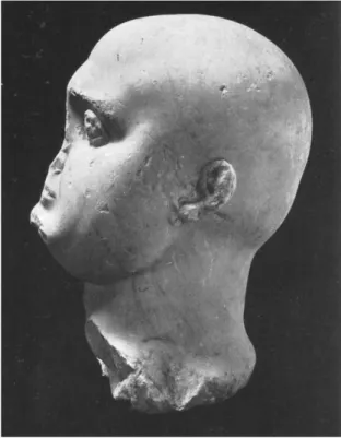 Fig. 5. Gubbio, Museo Civico di Pa- Pa-lazzo dei Consoli. Ritratto maschile  cosiddetto Narsete, profilo sinistro  (da M atteini  c hiari  1995, p