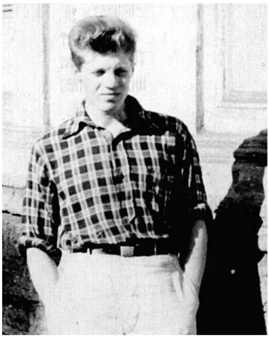 Fig.  3.  Aleksandr  Kondratov  in  una  foto  risalente  agli  anni  ’50.  Si  ringrazia  Larisa  Kondratova per la gentile concessione