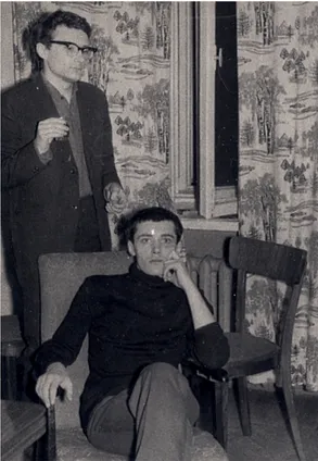 Fig. 4. Michail Panov (seduto) e Aleksandr Urusov, anno 1965. 
