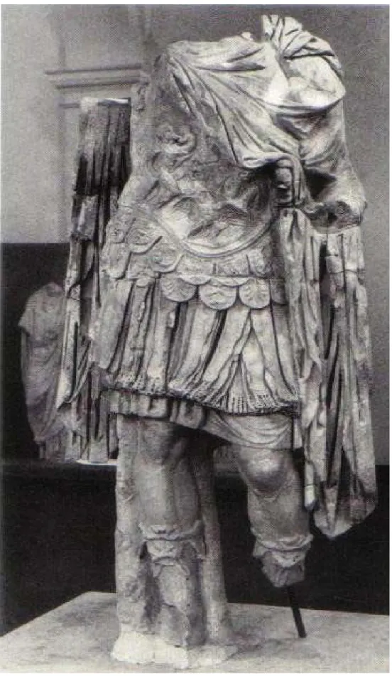 Fig. 2. Statua loricata acefala (da B OSCHUNG  2002). 