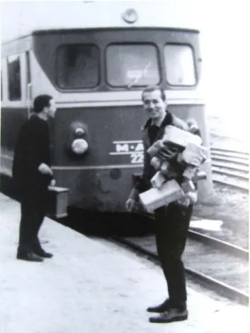 Figura 7.  Juan Hidalgo y Walter Marchetti en la desaparecida estación de Goya (Madrid) 15 de diciembre de 1965
