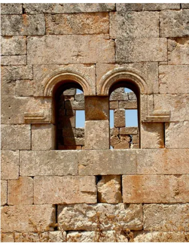 Fig. 12 – particolare delle finestre nel muro absidale  