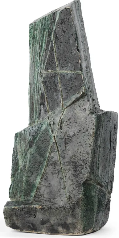 Fig. 3. Maria Lai, Senza titolo (Telaio di Maria Pietra), 1994, terracotta graffita e patinata,  29x14x12 cm, collezione privata