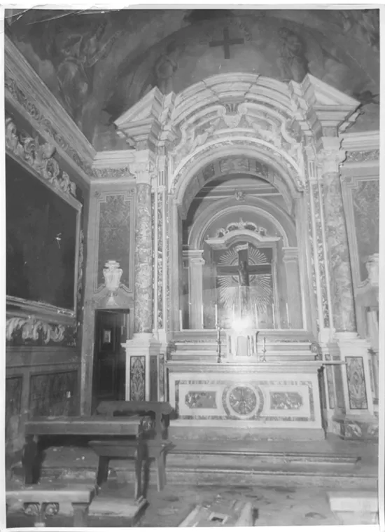 Fig. 7.  Numana, già chiesa del Santissimo Crocifisso, presbiterio, altare maggiore