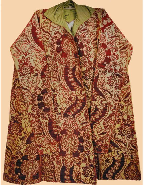 Fig. 3. Kaftan made of Italian velvet, 16 th  century, Istanbul, Topkapi Palace Museum, inv