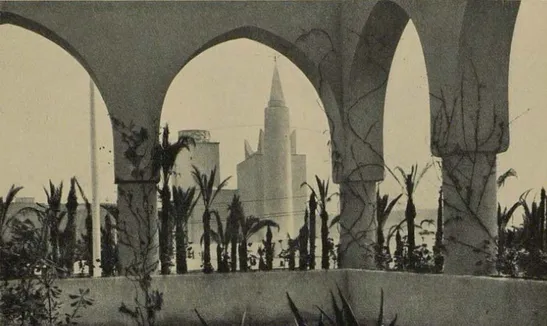 Fig. 11. MTO, Il padiglione Libia visto da quello di Rodi (Mostra Triennale 1940, p. 80)
