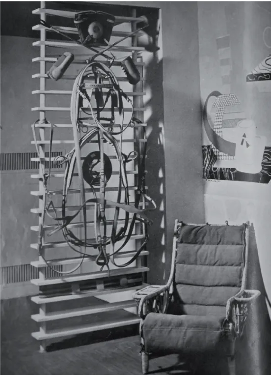 Fig. 4. Sala della “Mostra dell’attrezzatura coloniale”, allestita dall’architetto Carlo Enrico  Rava presso la VII Triennale di Milano (1940)