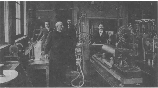 Figure 3 The new physics research laboratory at the Sorbonne, opened in 1894. On the left the Ruhmkorff coil