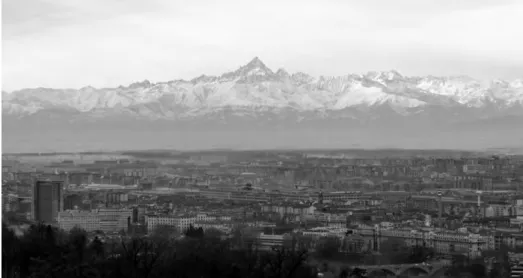 Abbildung 5  : Blick von Turin auf den 55 km entfernten Monviso.
