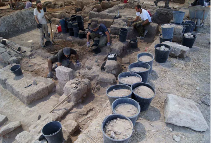 Fig. 5: Excavation work in Area T. 