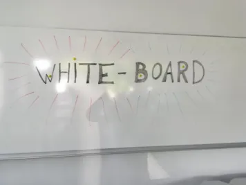 Abbildung 1: Whiteboard mit Beschriftung 