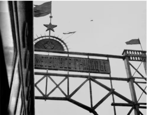 Abbildung 7: Der Grenzübergang bei Negoreloe zu Beginn der 1930er Jahre, fotografiert  aus einem Eisenbahnwaggon 125
