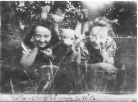 Abb. 5: Maria Kawecka und eine Kameradin nach ihrer Befreiung am 25. Mai 1945 in Klausdorf