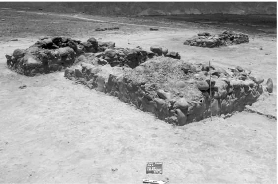 Abb. 4 | Ausgegrabene Steinplattformen am nordöstlichen Ende des zentralen Trapezes des in Abb