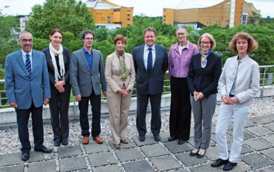 Abb. 2:   Gruppenfoto anlässlich der 3.  Sitzung des Fachbeirats der KEK am 14.  Juni 2012,  v.l.n.r